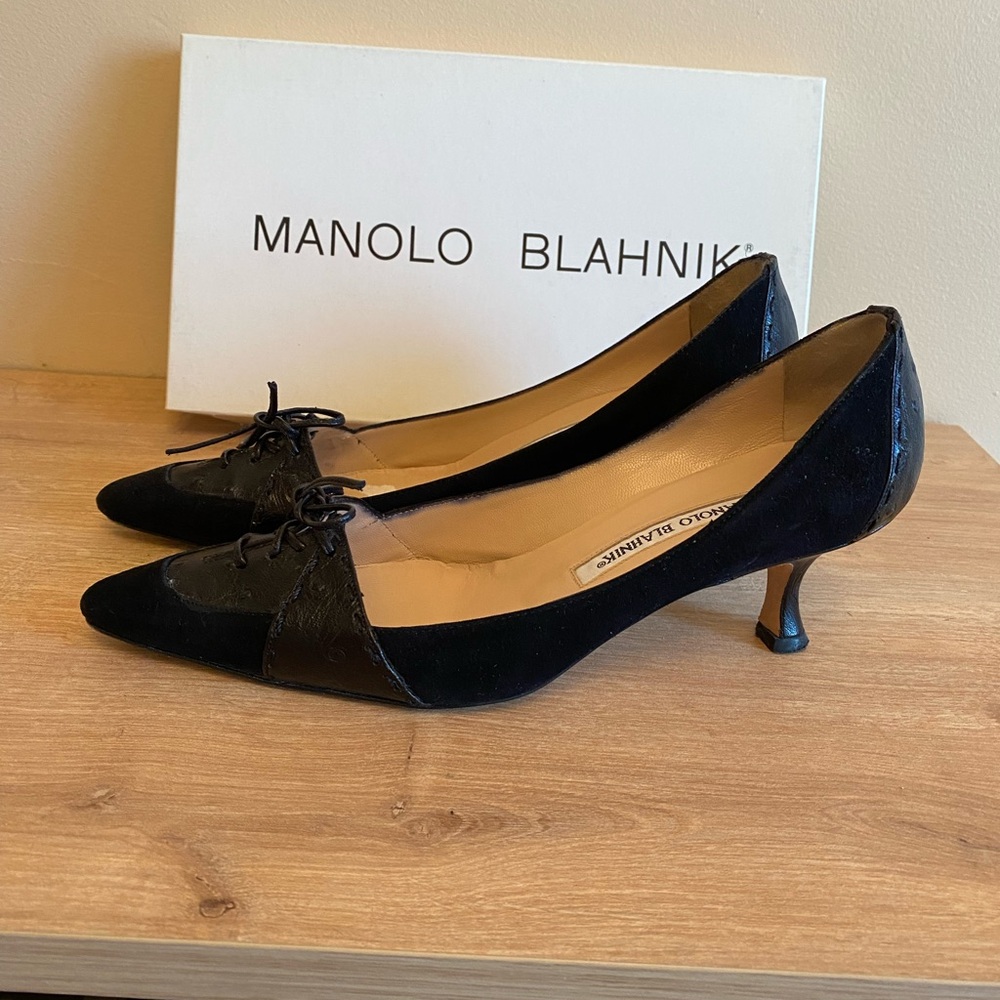 Authentic Manolo Blahnik suede/leather pumps - Picture 2 of 7